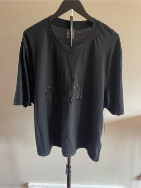 Saints Studio Men’s Black Embroidered Short-Sleeve Tee
